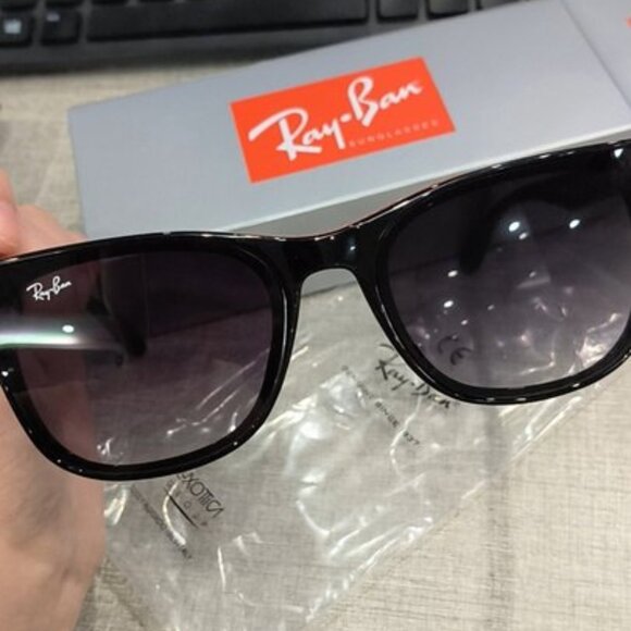 Ray-Ban Sunglasses – Black Frame (Non-Polarized) - Picture 1 of 4